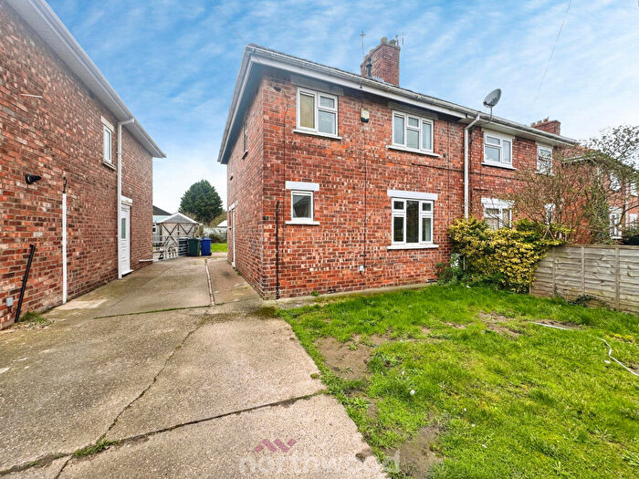3 Bedroom Semi Detached House For Sale In The Fairway, Moorends, Doncaster, DN8