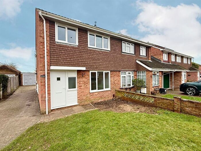 3 Bedroom Semi-Detached House To Rent In Sovereign Drive, Botley/Hedge End, Southampton, SO30