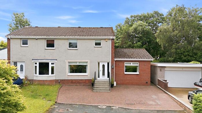 4 Bedroom Semi-Detached House For Sale In Lubnaig Drive, Erskine, Renfrewshire, PA8