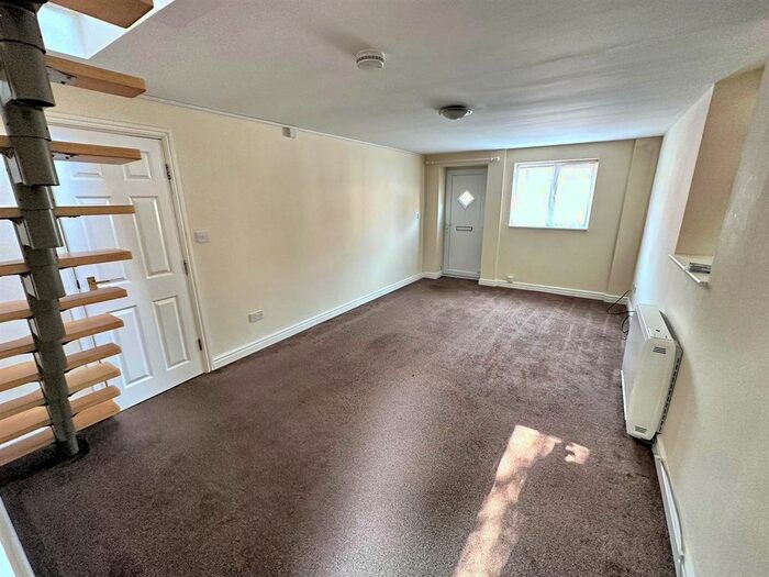 1 Bedroom Bungalow For Sale In Londesborough Road, Market Weighton, York, YO43