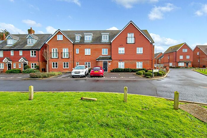 2 Bedroom Flat For Sale In Acacia Crescent, Angmering, BN16