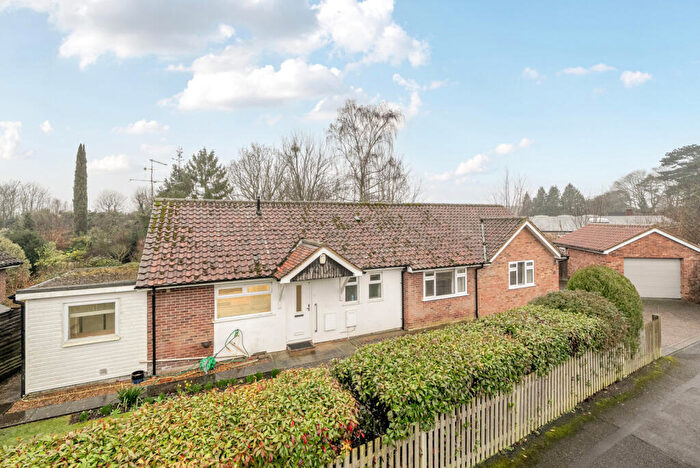 4 Bedroom Bungalow For Sale In Beverley Gardens, Wargrave, Reading, Berkshire, RG10