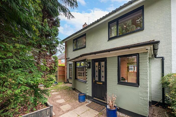 3 Bedroom End Of Terrace House For Sale In Mulberry Road, Crawley, RH11