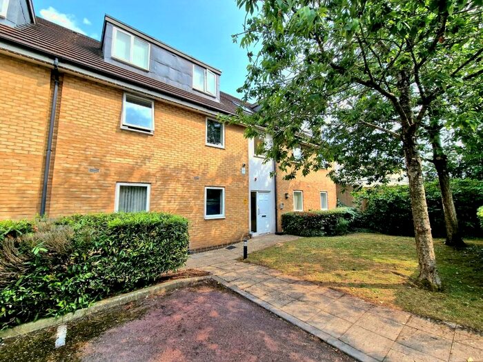 2 Bedroom Flat To Rent In Ridgemount Gardens, Whitchurch, Bristol, BS14