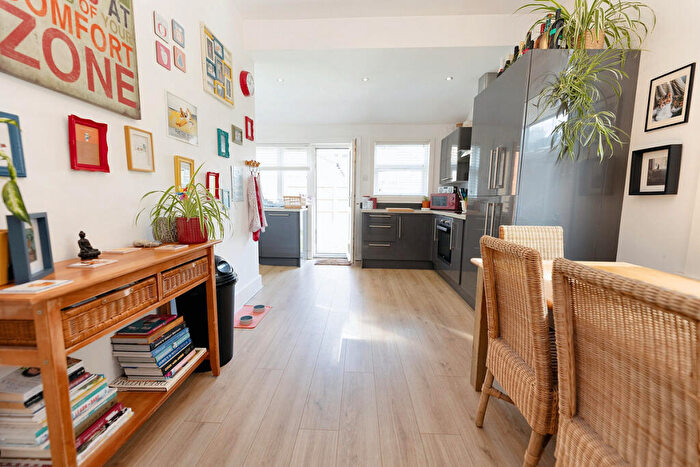 3 Bedroom Detached House For Sale In Beaconsfield Road, Essex, CO15