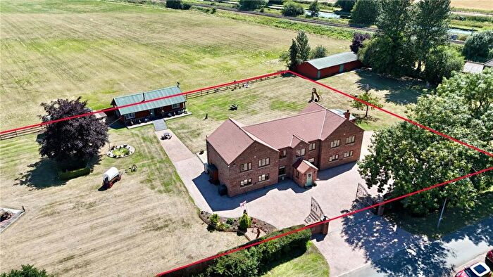 6 Bedroom Detached House For Sale In Godnow Bridge, Crowle, DN17