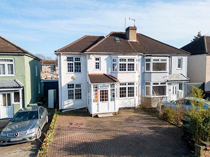4 Bedroom Semi-Detached House For Sale In Valley Drive, Gravesend, DA12