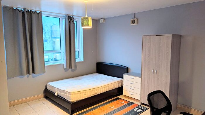 3 Bedroom Flat To Rent In Cazenove Road, London, N16