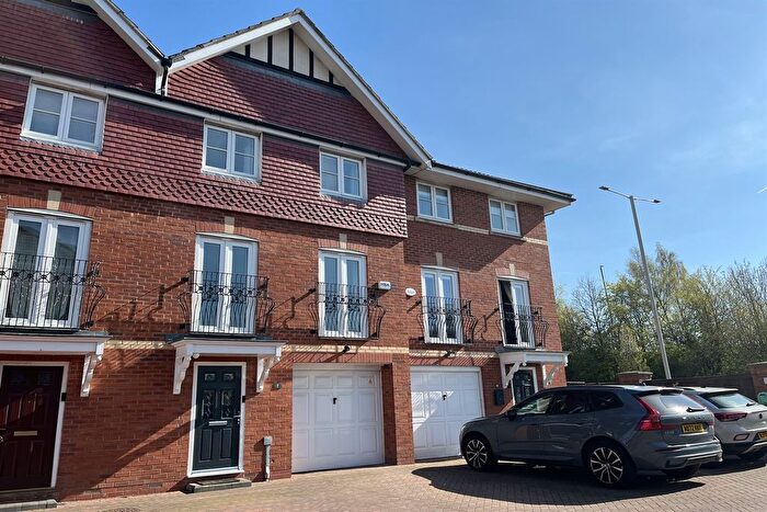 4 Bedroom Town House For Sale In Abbeydale Close, Cheadle Hulme, SK8