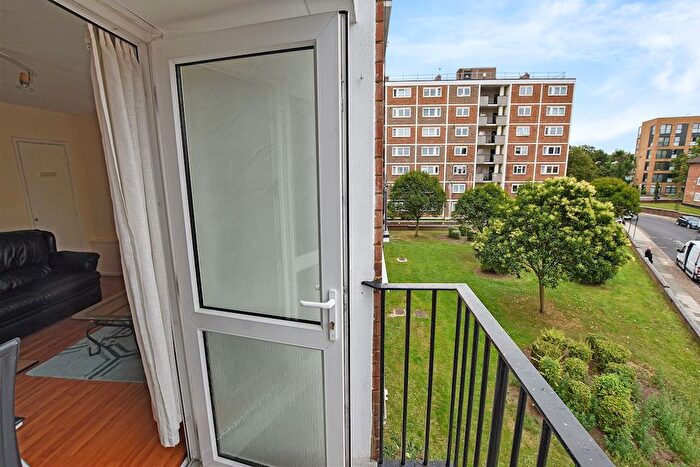 3 Bedroom Flat To Rent In Bermondsey, SE1