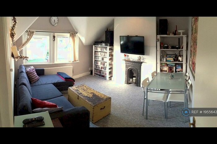 2 Bedroom Flat To Rent In Cricklewood Lane, London, NW2