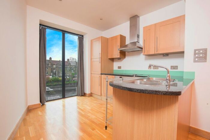 2 Bedroom Flat To Rent In Banister Road, Queens Park, London, W10