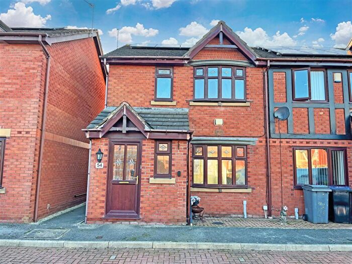 3 Bedroom End Of Terrace House For Sale In St. Annes Road, Blackpool, FY4