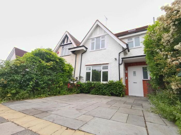 5 Bedroom Semi-Detached House To Rent In Montpelier Rise, Golders Green, NW11