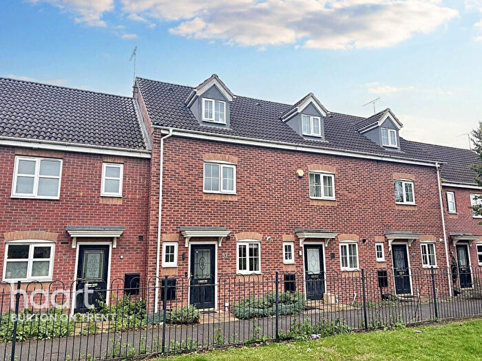 3 Bedroom Town House For Sale In Castilla Place, Burton-On-Trent, DE13