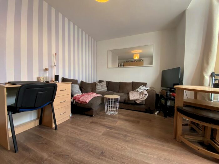 1 Bedroom Flat To Rent In Gold Street, Adamsdown, CF24