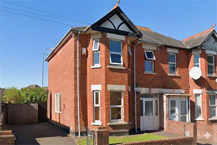 5 Bedroom House To Rent In Bedroom House In Charminster, BH8