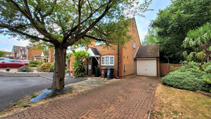 3 Bedroom Property To Rent In Maple Leaf Close, Abbots Langley, WD5