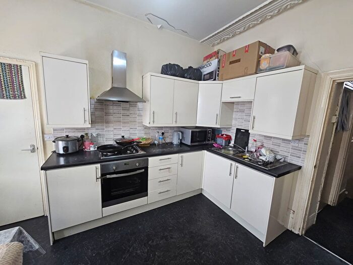 4 Bedroom Flat To Rent In Plashet Road, London, E13