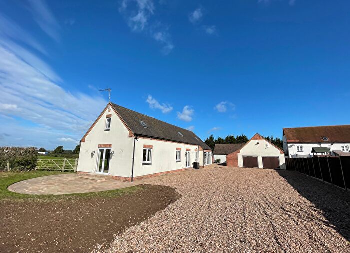 4 Bedroom Barn Conversion To Rent In Airfield House Watling Street, Smockington, LE10