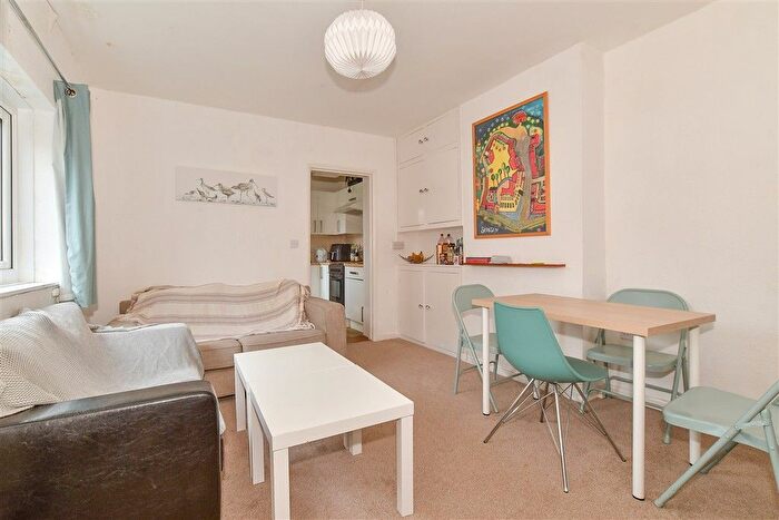 3 Bedroom Semi-detached House For Sale In Pretoria Road, Canterbury, Kent, CT1