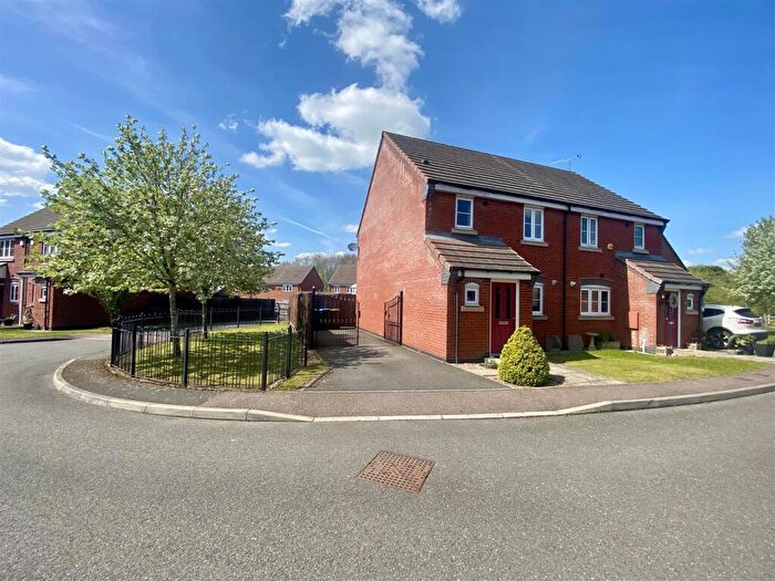 3 Bedroom Semi Detached House For Sale In Juno Close, Hinckley, LE10