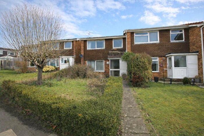 3 Bedroom Terraced House For Sale In Robin Close, Alton, Hampshire, GU34