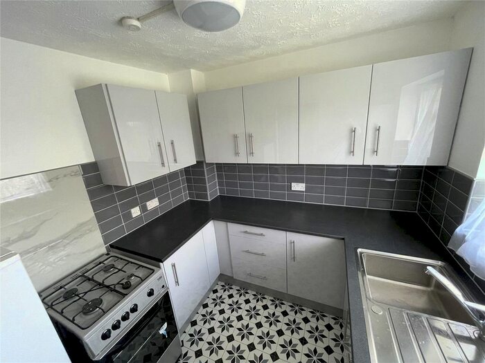 2 Bedroom Flat To Rent In Prospect Road, Barnet, EN5