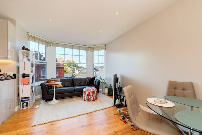 2 Bedroom Flat To Rent In Earls Court Road, London, SW5