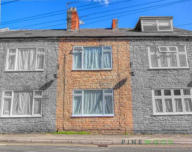 3 Bedroom Terraced House For Sale In Portland Street, Whitwell, S80