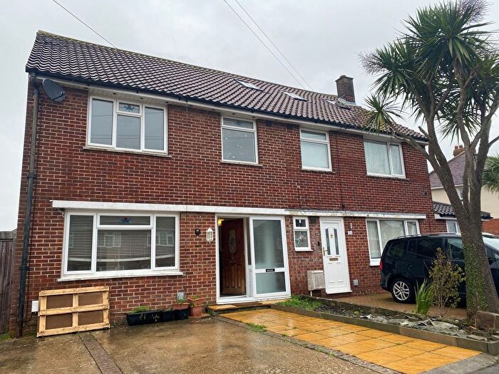 3 Bedroom Property To Rent In Oak Road, Fareham, PO15