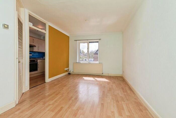 1 Bedroom Flat For Sale In Badgers Walk, Brislington, Bristol, BS4