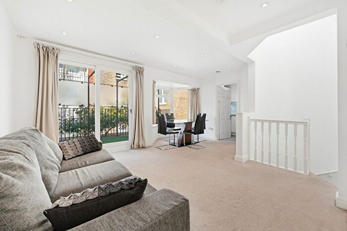 2 Bedroom Property To Rent In Romney Mews, Marylebone, W1U