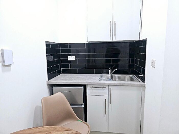 Studio To Rent In South Street, Enfield, Middlesex, EN3