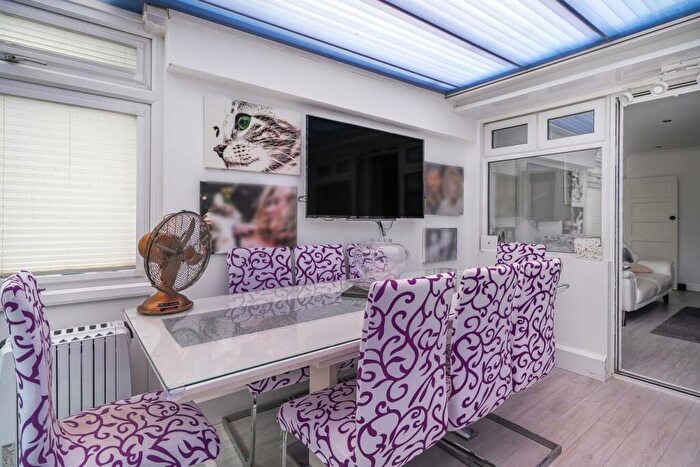 2 Bedroom Semi-Detached House For Sale In Glenhurst Rise, Crystal Palace, SE19