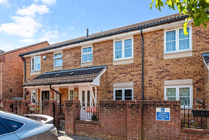 2 Bedroom Terraced House For Sale In Cunningham Avenue, Portsmouth, PO2