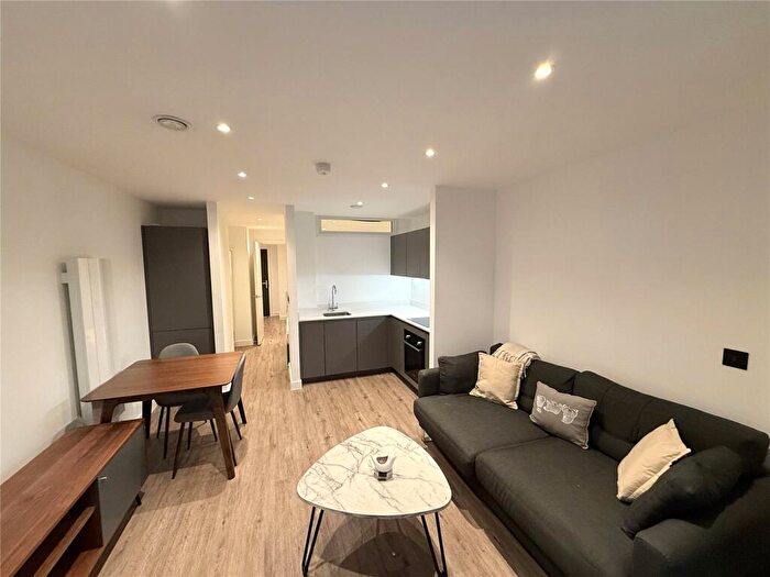 Flat To Rent In Manhattan Apartments, George Street, Manchester, Greater Manchester, M1