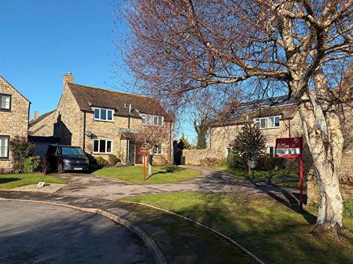 3 Bedroom Link Detached House For Sale In Colletts Close, Corfe Castle, BH20