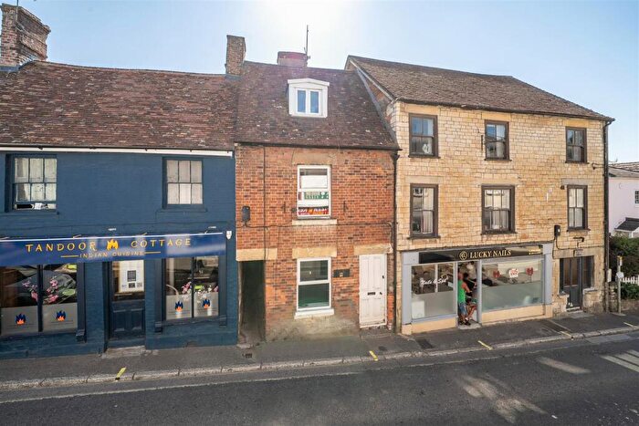 1 Bedroom Terraced House For Sale In Bridge Street, Sturminster Newton, DT10