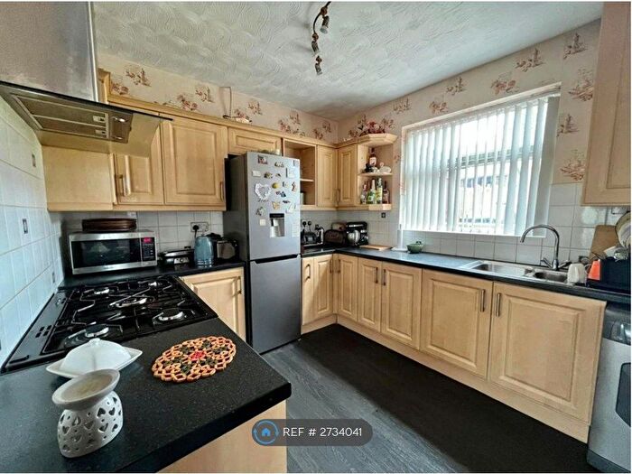 3 Bedroom Semi-Detached House To Rent In Downham Road, Sheffield, S5