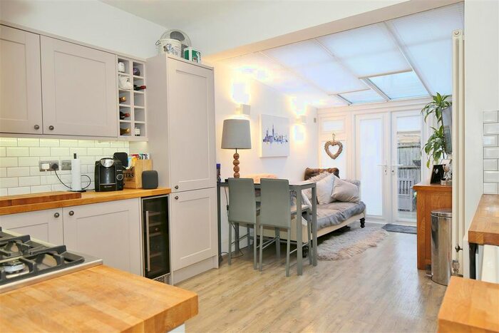2 Bedroom Maisonette To Rent In High Street, Borough Green, Sevenoaks, TN15