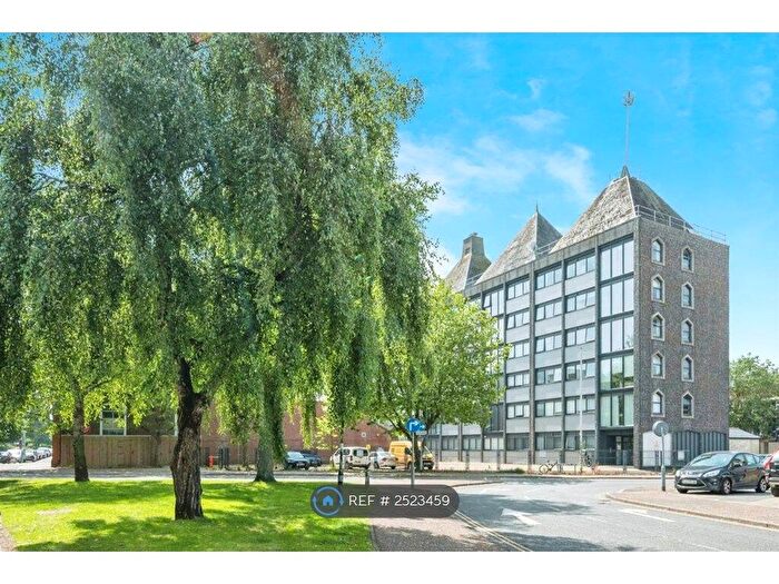 2 Bedroom Flat To Rent In Yarmouth Way, Great Yarmouth, NR30