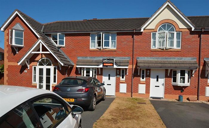 2 Bedroom Mews To Rent In Thornton Close, Winsford, CW7