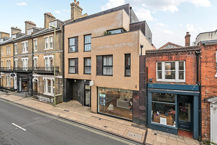 3 Bedroom Flat For Sale In Southgate Street, Winchester, SO23