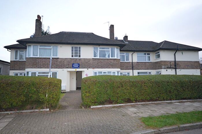 2 Bedroom Flat To Rent In Queens Court, Kenton Lane, Harrow, HA3