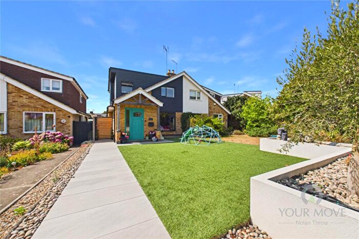 3 Bedroom Semi-Detached House For Sale In St. Marys Way, Roade, Northampton, Northamptonshire, NN7