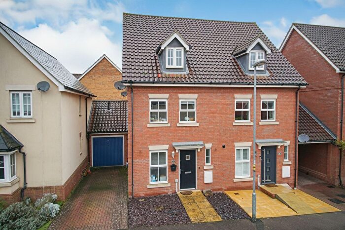 3 Bedroom Semi Detached House For Sale In Bittern Road, Costessey, Norwich, NR8