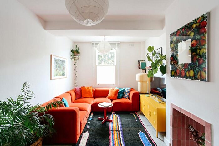 2 Bedroom Flat For Sale In Clyde Road, London, N15