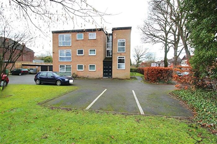 2 Bedroom Flat To Rent In Warwick Court, Heaton Chapel, Stockport, SK4