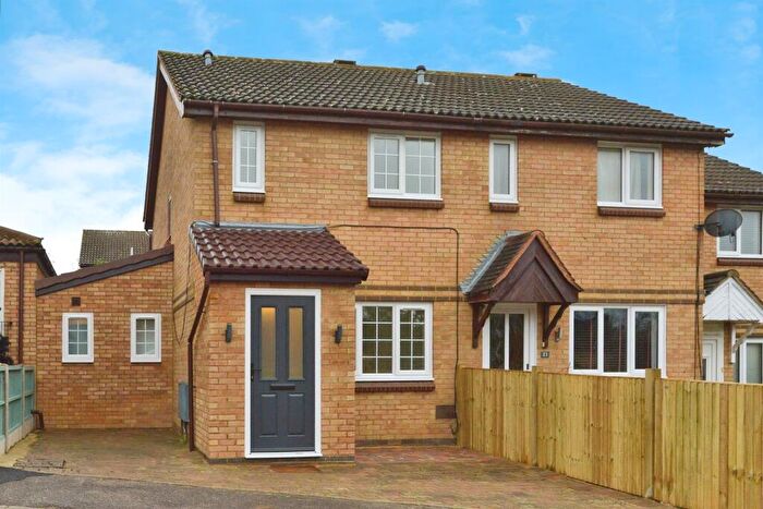 3 Bedroom Semi Detached House For Sale In Westwood Close, Great Holm, Milton Keynes, MK8